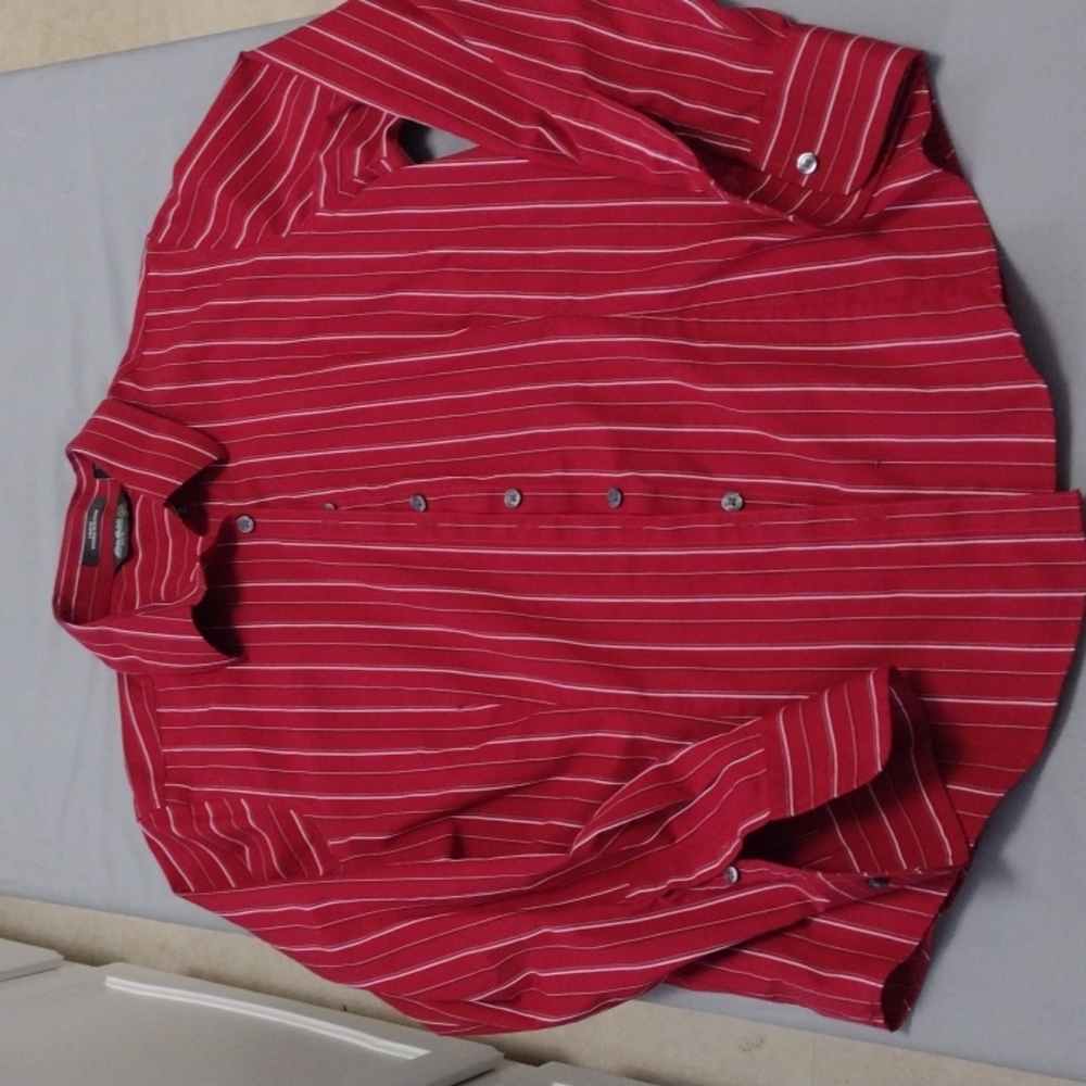 Eddie Bauer Women's Button Down Shirt* Size Large* Excellent Used Condition*;
